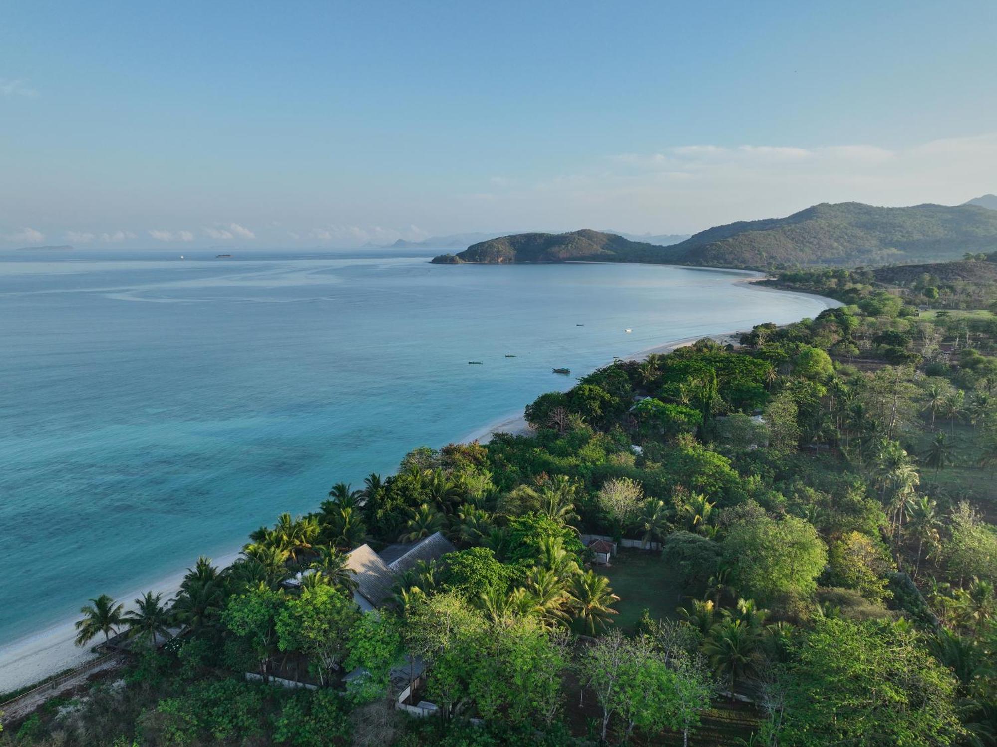 Myamo Beach Lodge Jereweh Exteriér fotografie