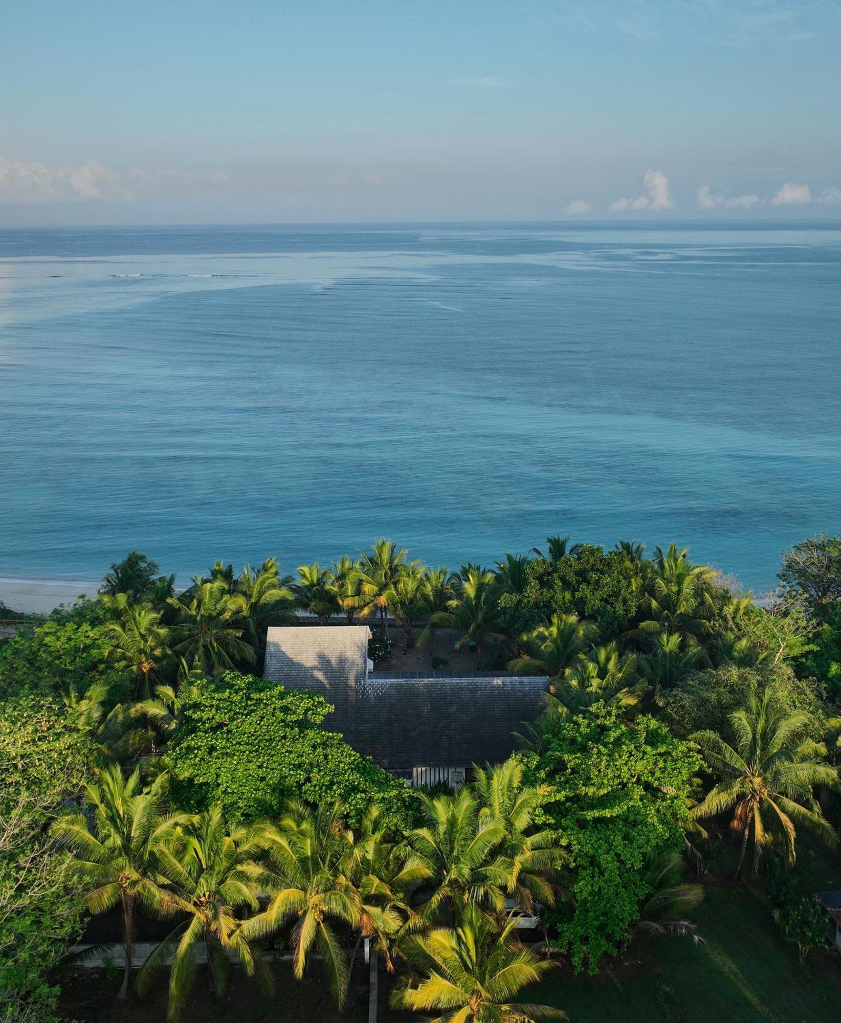 Myamo Beach Lodge Jereweh Exteriér fotografie
