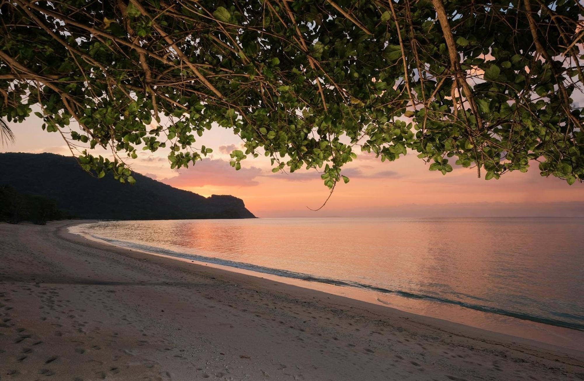 Myamo Beach Lodge Jereweh Exteriér fotografie