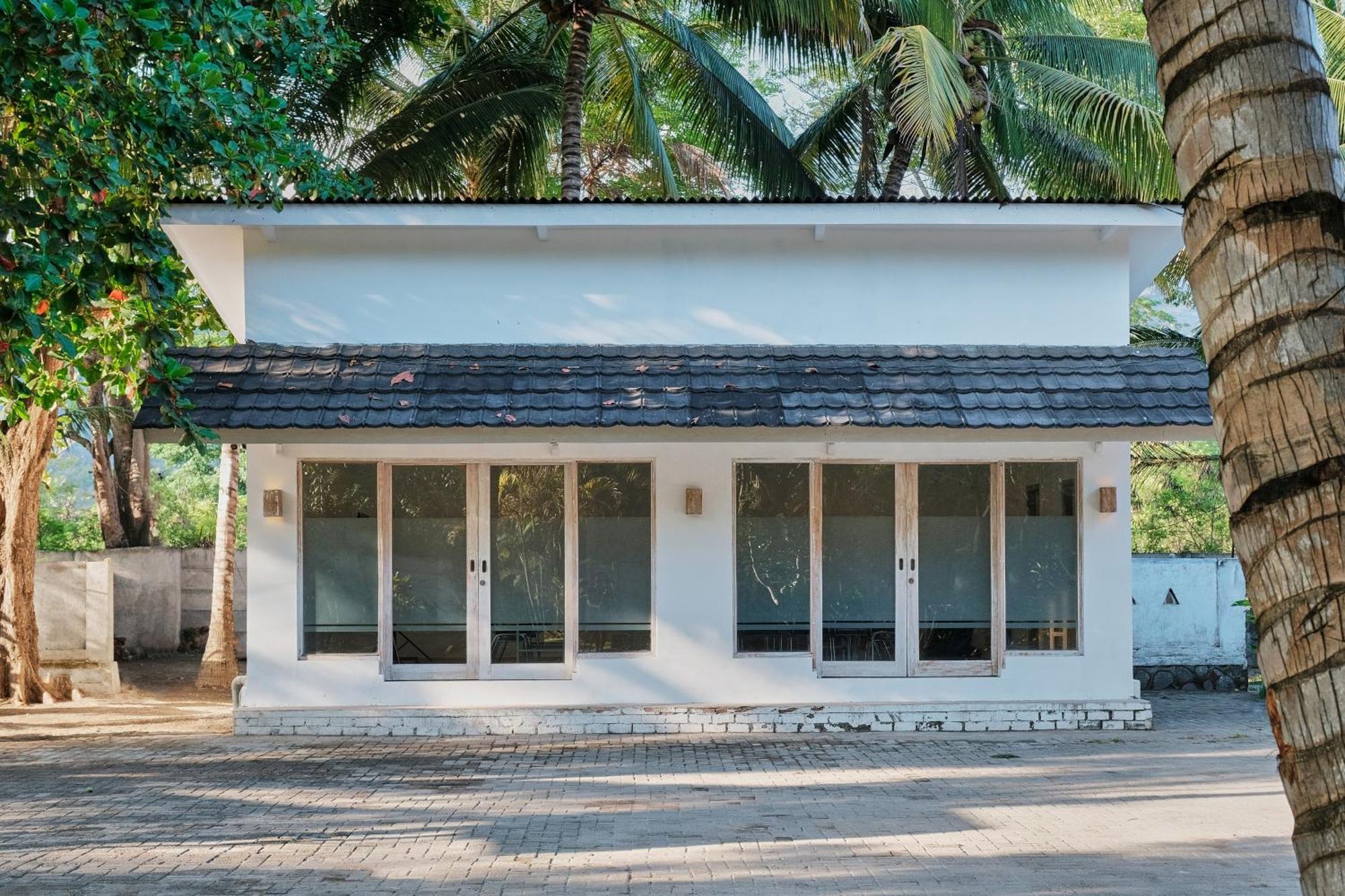 Myamo Beach Lodge Jereweh Exteriér fotografie