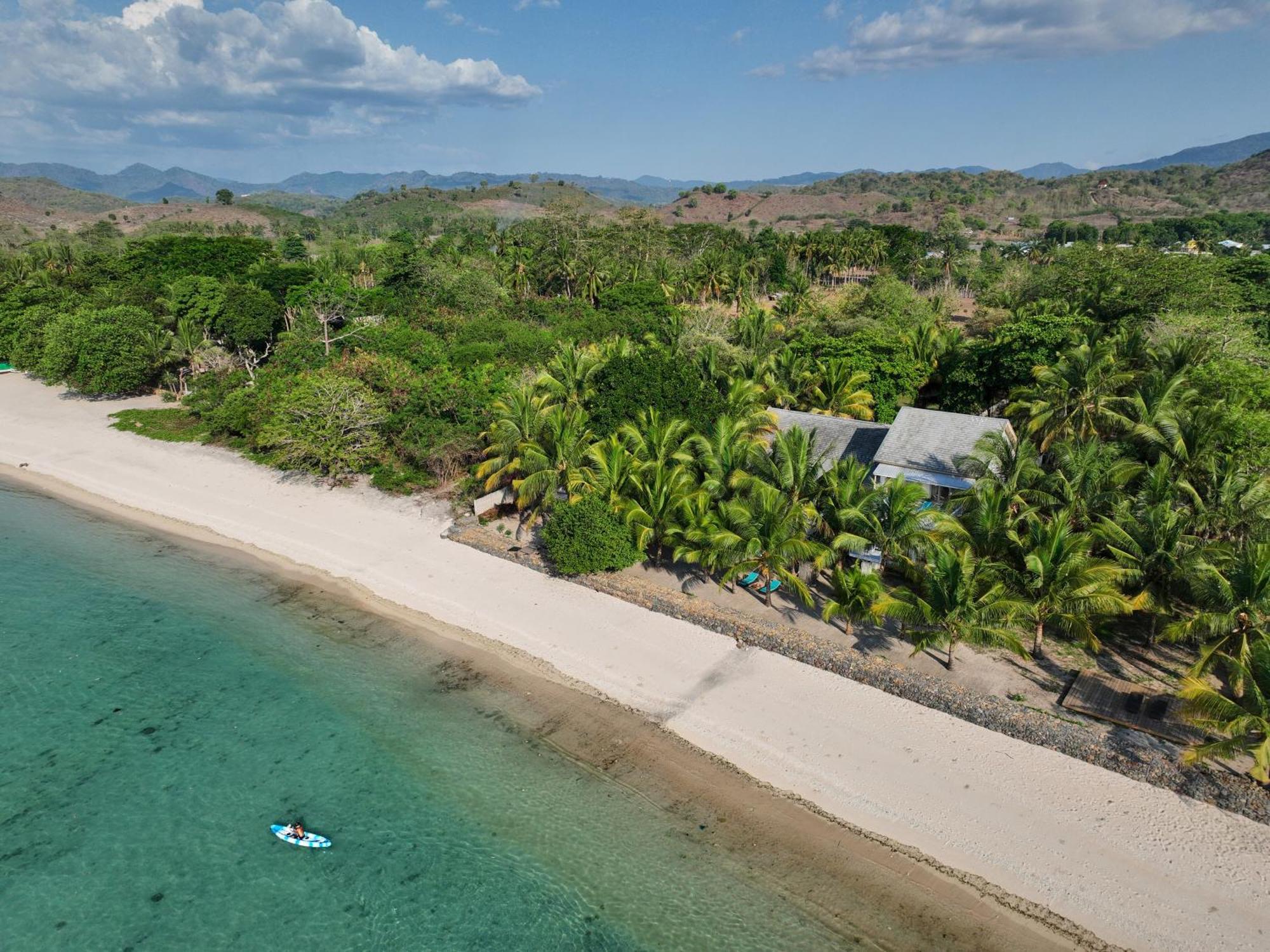 Myamo Beach Lodge Jereweh Exteriér fotografie