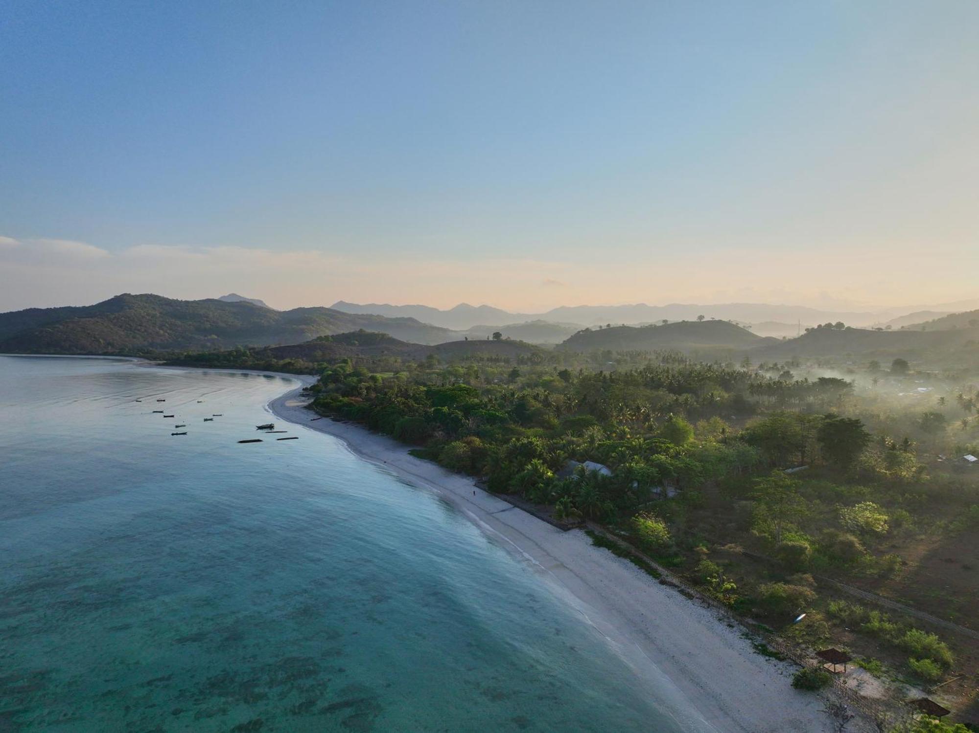 Myamo Beach Lodge Jereweh Exteriér fotografie